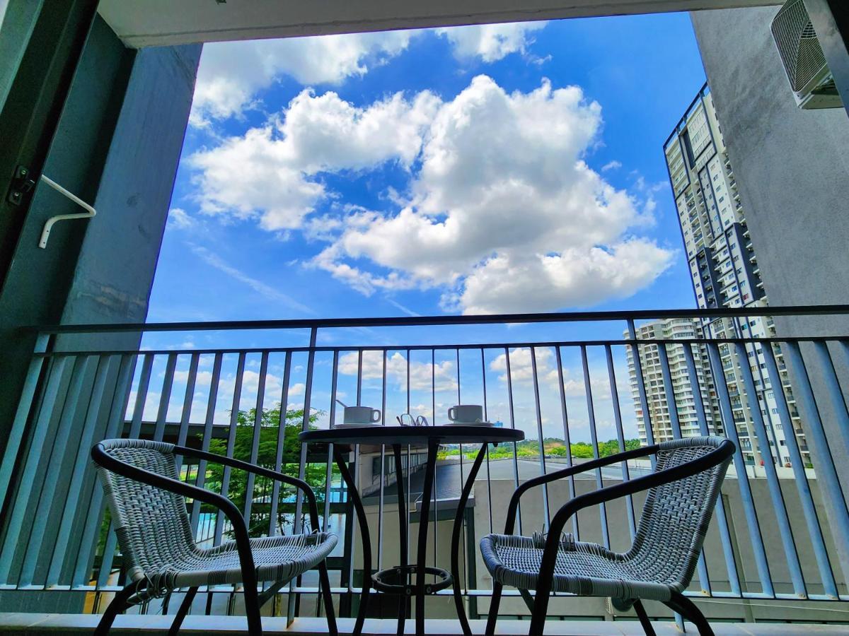 Klia Lili Residensi 5 Plus 2 Pax With Splendid Pool Nilai Exteriér fotografie